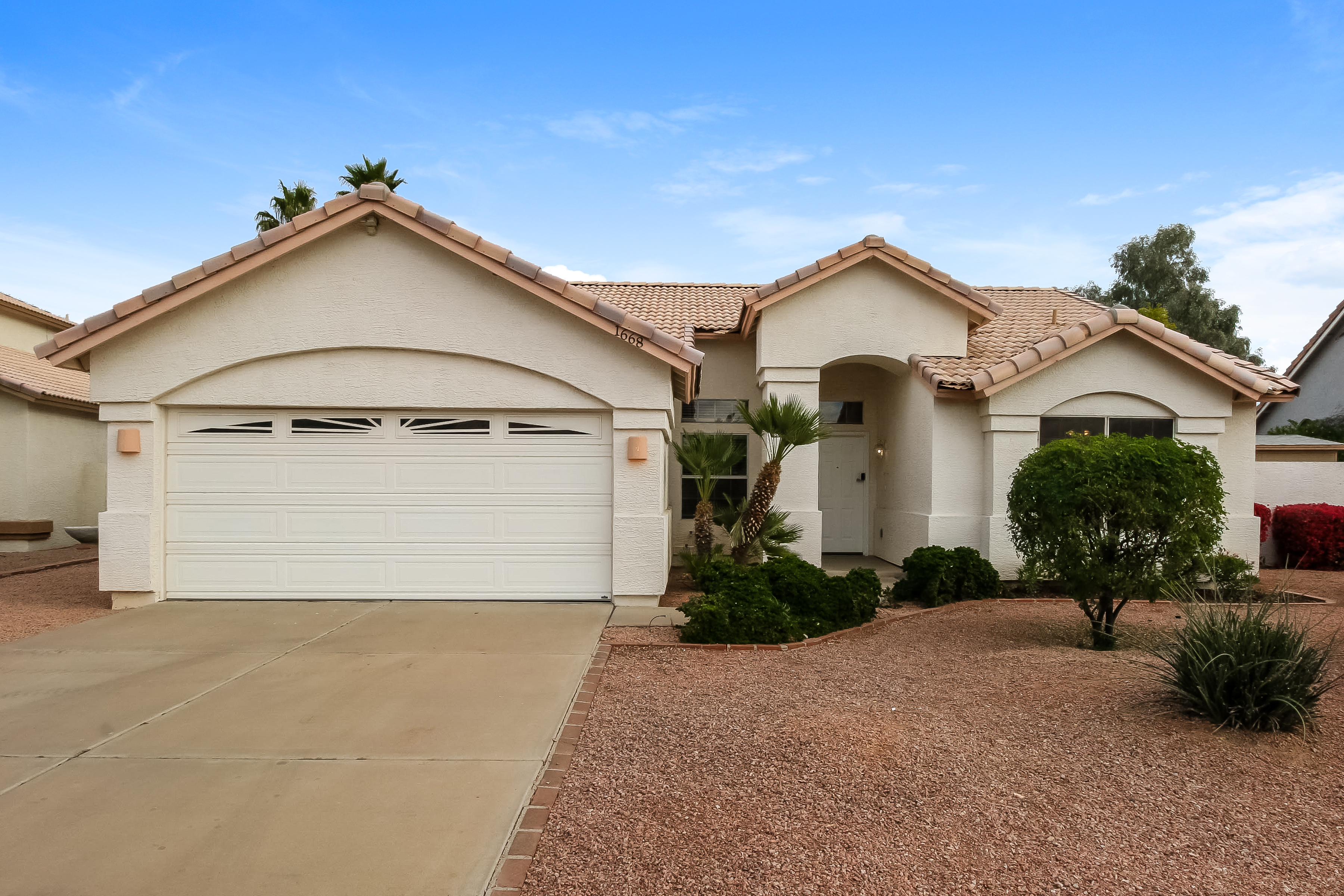 1668 E Golden Ln Chandler, AZ 85225